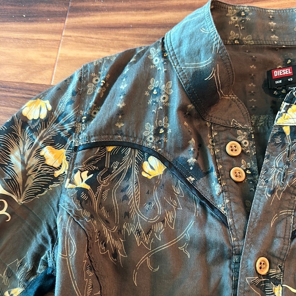 Floral Button-Up Shirt - Picture 3 of 4